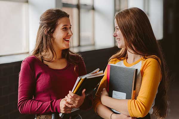 2 girls talking