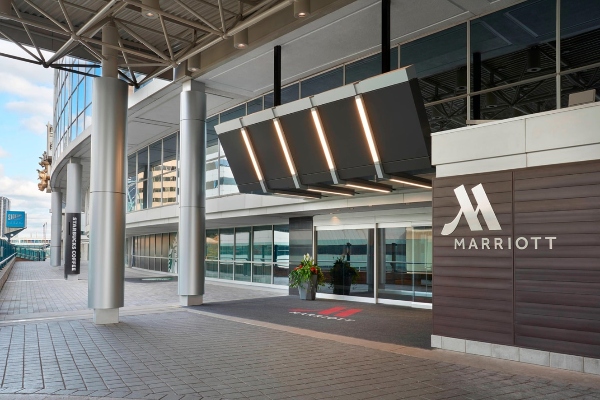 Marriott Canada entrance