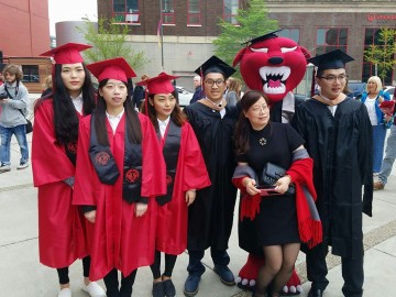 ningbo graduates at davenport graduation