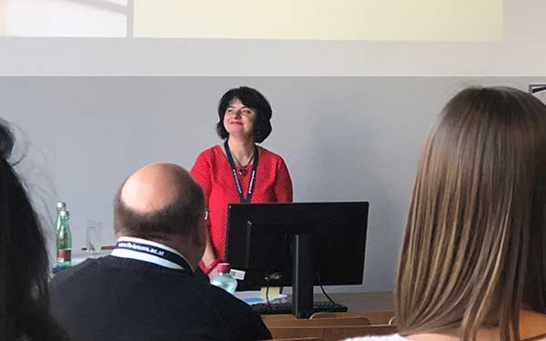 Ionela Bacain presenting 